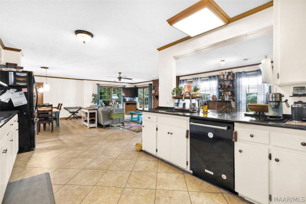 2832 S Colonial Drive