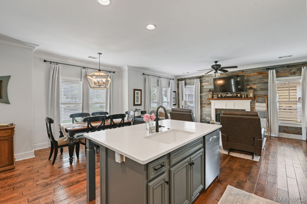 112 Woodridge Avenue