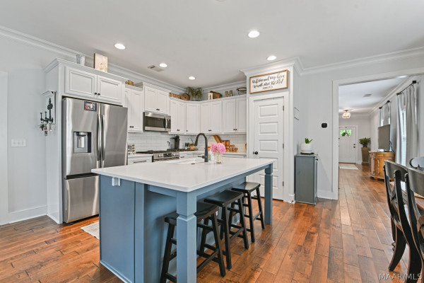 112 Woodridge Avenue