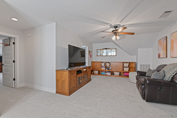 112 Woodridge Avenue