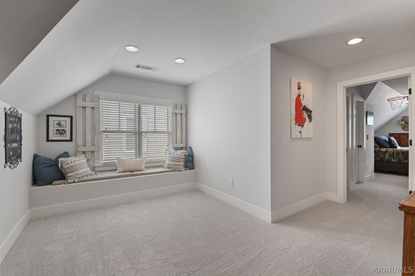 112 Woodridge Avenue