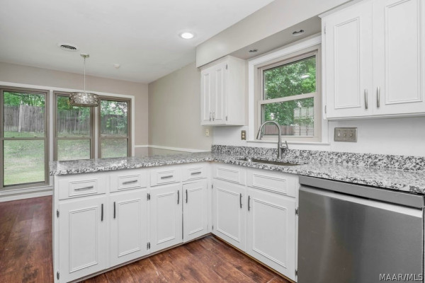 3715 Dresden Court