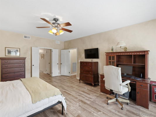 6606 Hollis Drive