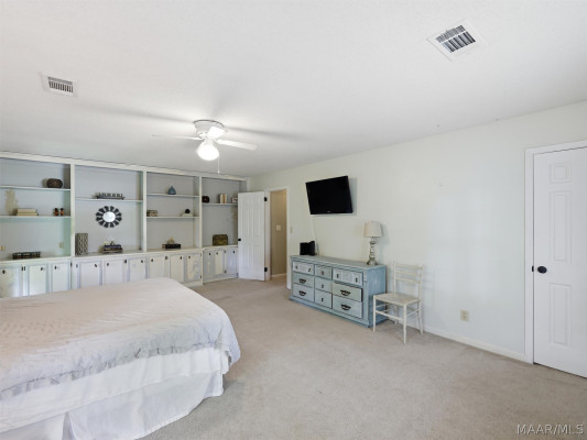 6606 Hollis Drive