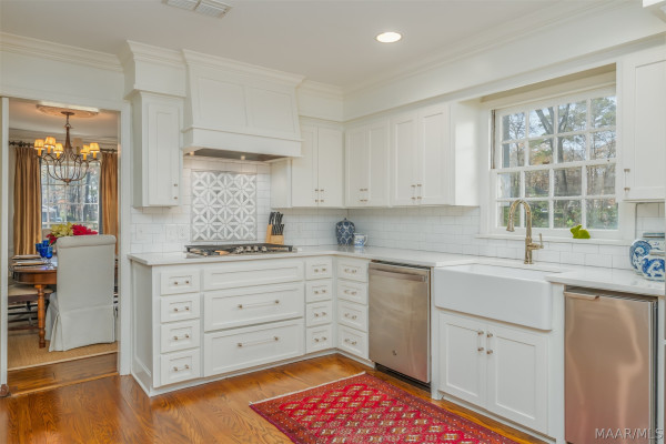 1803 Pineneedle Road