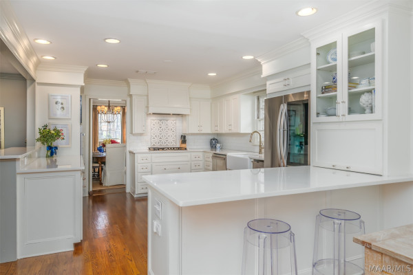 1803 Pineneedle Road