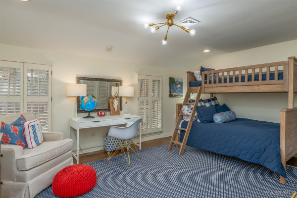 1803 Pineneedle Road
