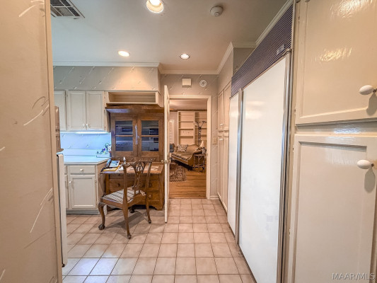 1005 Bell Road