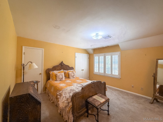 1005 Bell Road