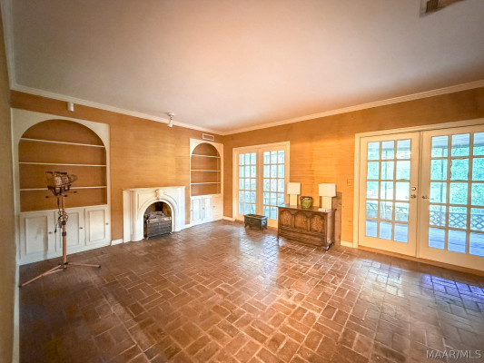 1005 Bell Road