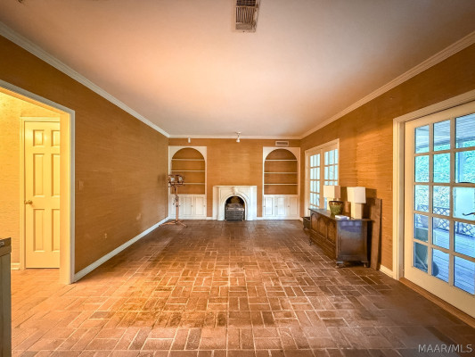 1005 Bell Road