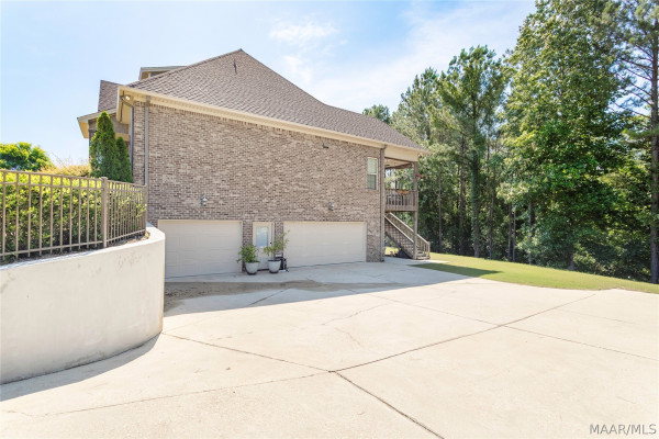 800 Brookwood Drive