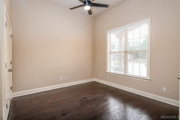 8712 Morning Place