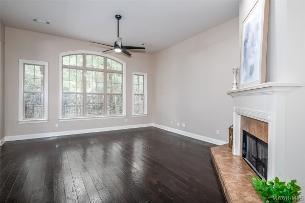 8712 Morning Place