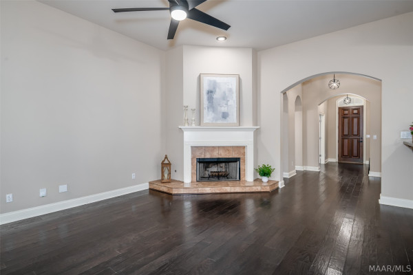 8712 Morning Place