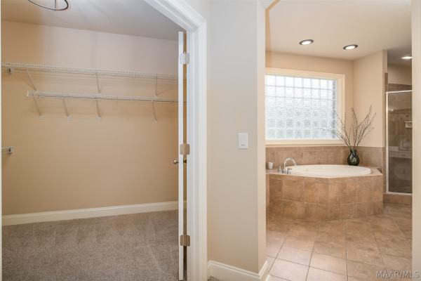 8712 Morning Place