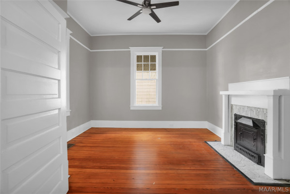 33 N CAPITOL Parkway