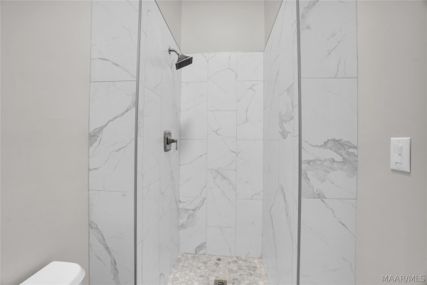 33 N CAPITOL Parkway
