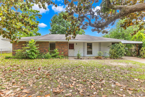 240 Clubview Drive