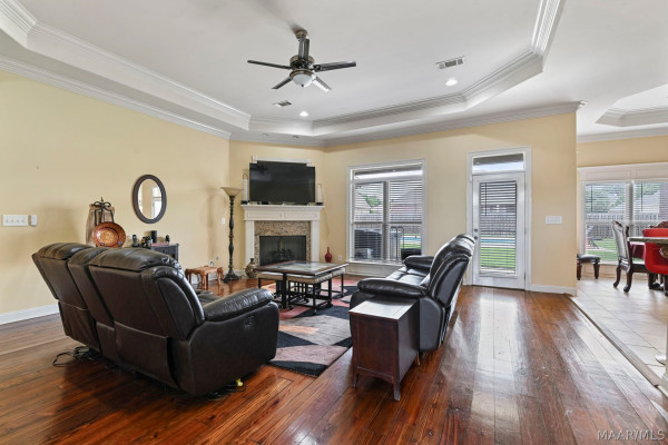 925 FIRESIDE Drive
