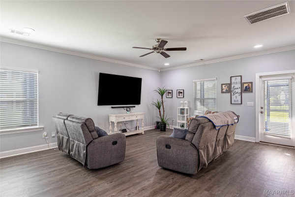 6337 Town Lane