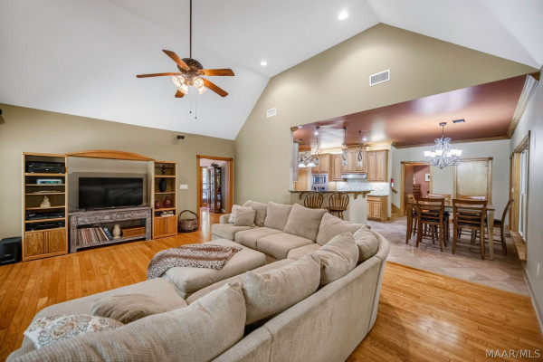 10476 Redland Road