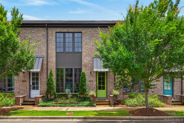 4663 Broadwick Street