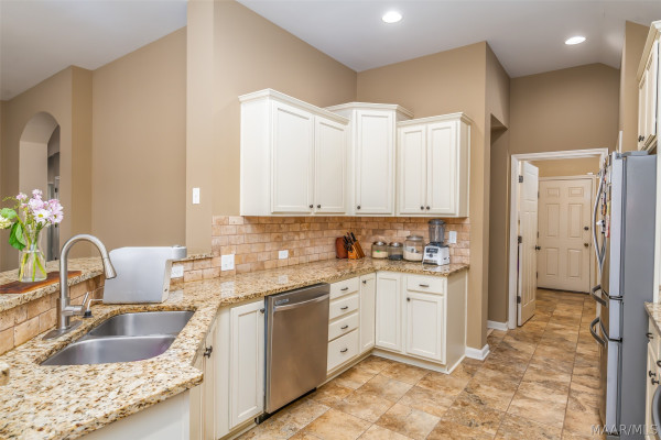 8860 PEMBERTON Park