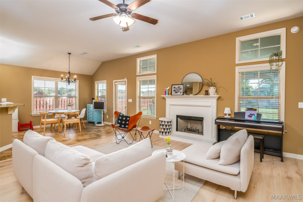 8860 PEMBERTON Park