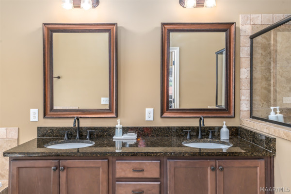 8860 PEMBERTON Park