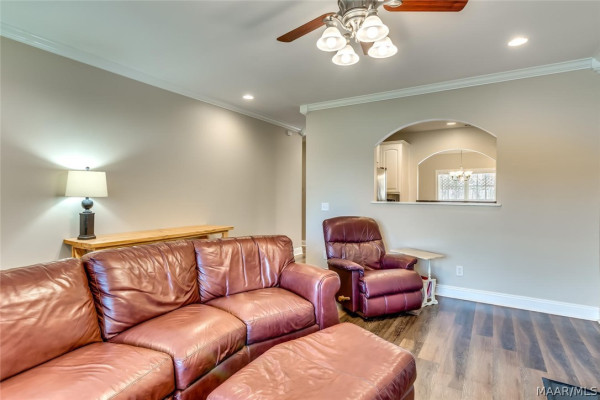 1211 Sadie Circle