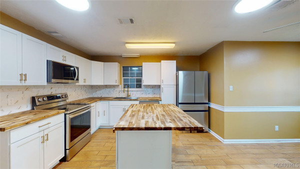 388 KINGSTON RIDGE Road