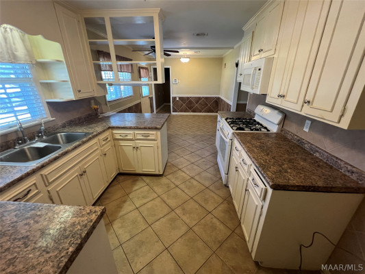 301 NAVAJO Drive
