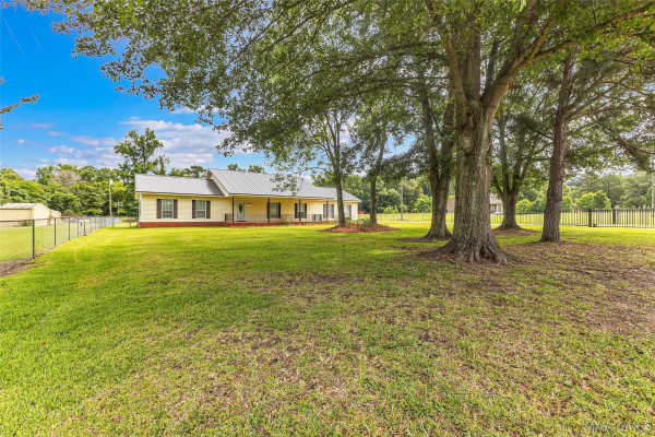1826 Highway 14 Highway W