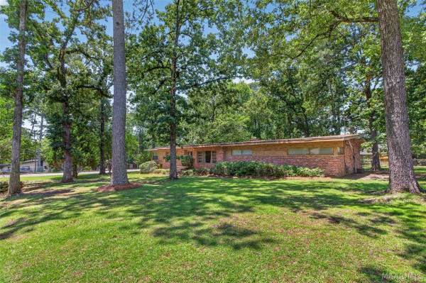 1830 HILLWOOD Drive