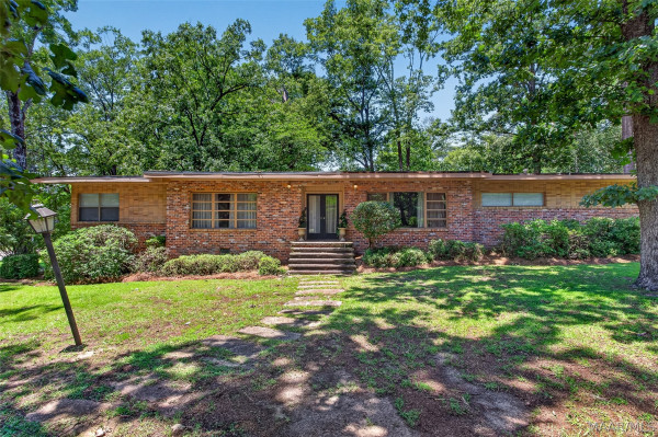 1830 HILLWOOD Drive