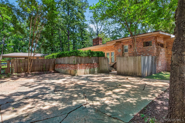 1830 HILLWOOD Drive