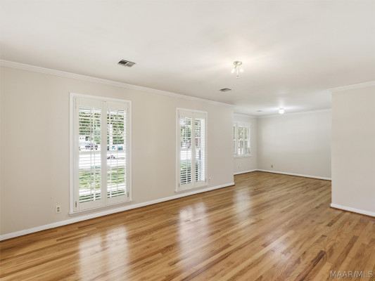 305 STERLING Drive