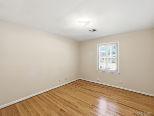 305 STERLING Drive