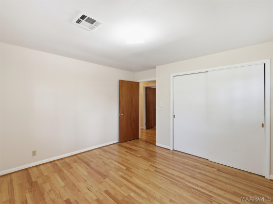 305 STERLING Drive