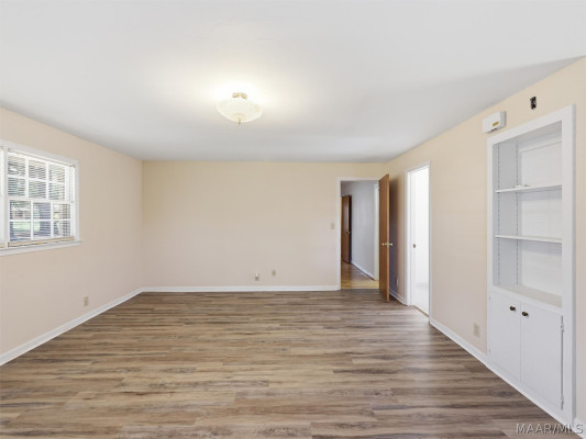 305 STERLING Drive
