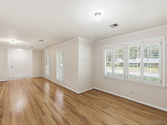 305 STERLING Drive
