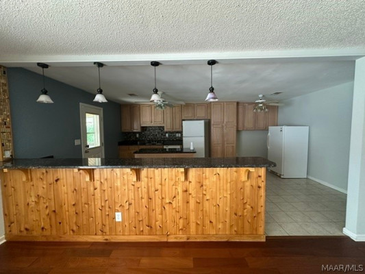 2622 Highway 82 . W
