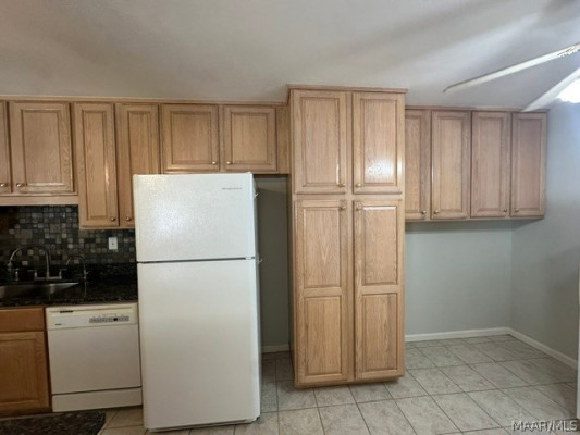2622 Highway 82 . W
