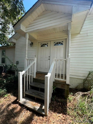 2622 Highway 82 . W