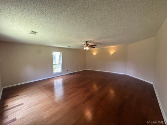 2622 Highway 82 . W