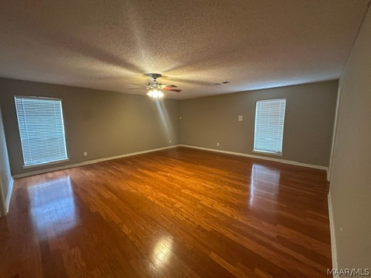 2622 Highway 82 . W
