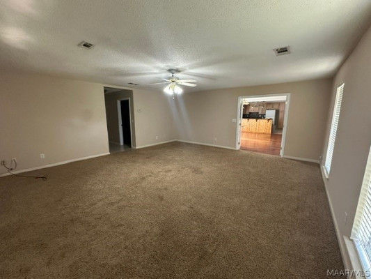 2622 Highway 82 . W