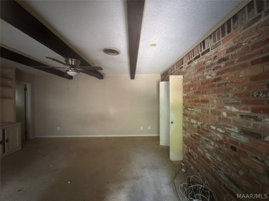 806 LEICESTER Drive