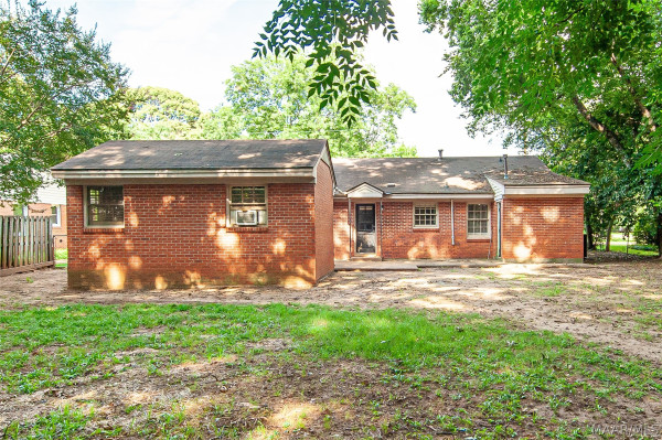 409 Honeysuckle Court
